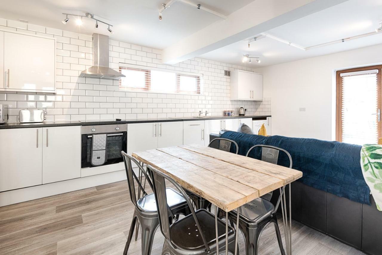 2 Ensuites, Garden, Smart Tv'S In All Rooms! Swansea Exterior photo